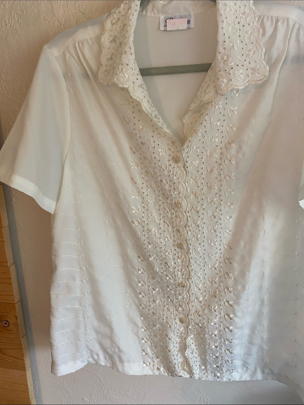Vintage Embroidered White Short-Sleeve Women's Blouse